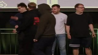 10 Jahre Sperre: Streamer schlägt Gegner auf offener Bühne