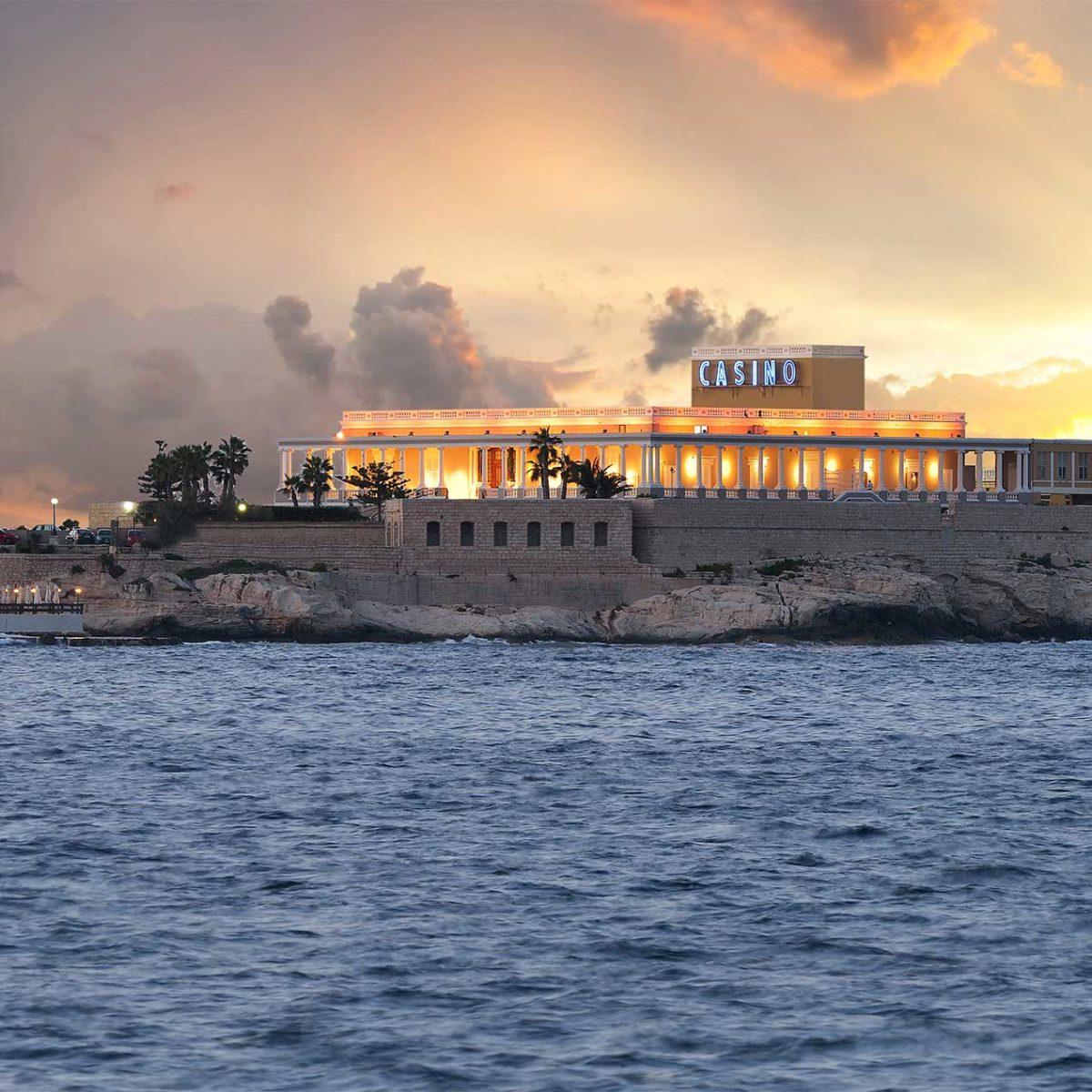 Das glamouröse Leben von VersaceOZ und domedy47 in Malta